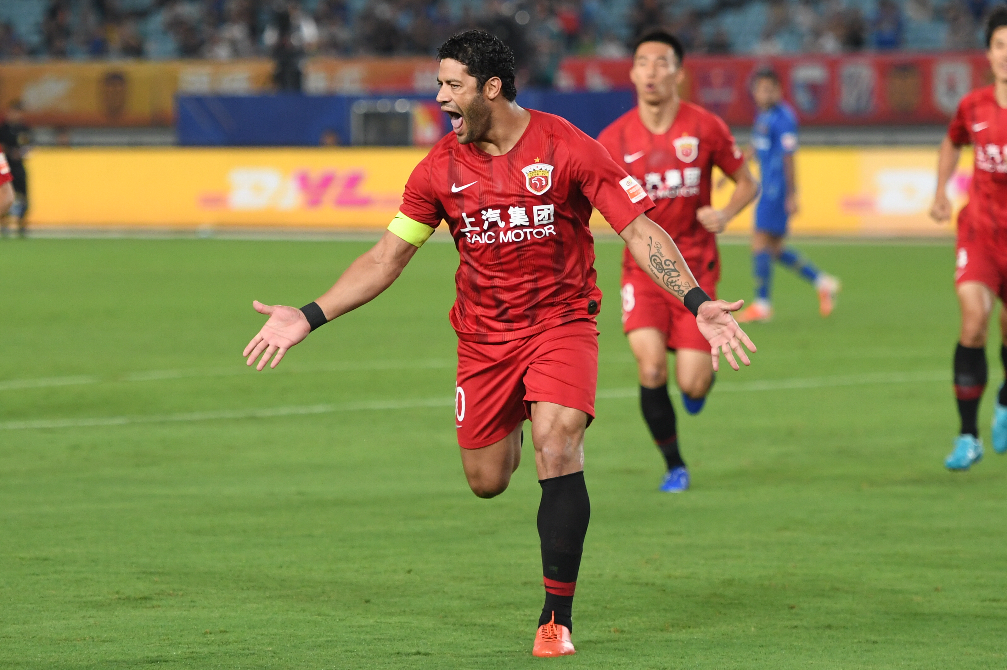 放量突破箱 放量突破箱